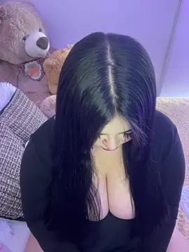 Mericute  online show from April 25, 2026, 1:30 am