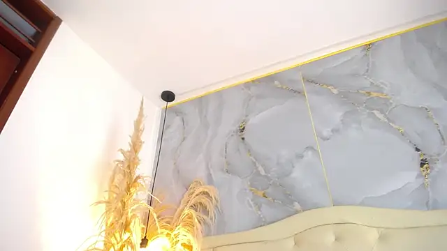 Samy moore14 online show from December 5, 2025, 2:14 pm