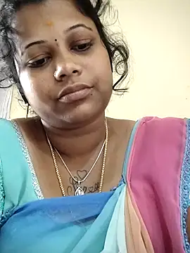 sweetqueen143 online show from October 17, 2025, 5:32 am