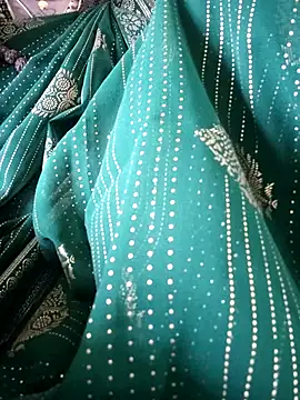 sweetqueen143 online show from October 25, 2025, 4:31 am