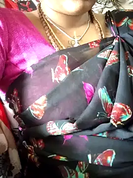 sweetqueen143 online show from November 13, 2025, 4:55 am