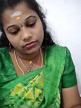 sweetqueen143 online show from February 10, 2026, 11:14 am