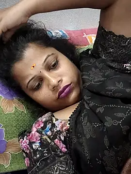 sweetqueen143 online show from February 24, 2026, 7:23 pm