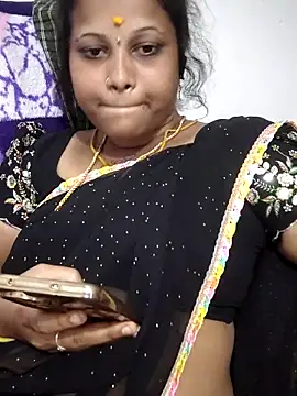 sweetqueen143 online show from May 20, 2026, 12:22 pm