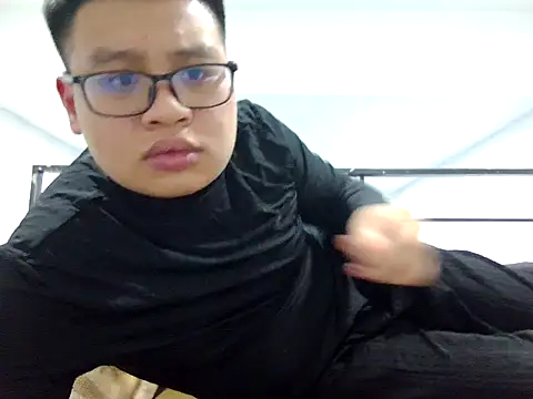 Snapshot of loveninja chatting on December 15, 2025, 1:15 pm loveninja online show from December 15, 2025, 1:15 pm