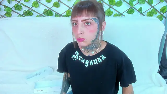 Gyal 8  online show from September 20, 2025, 3:07 am