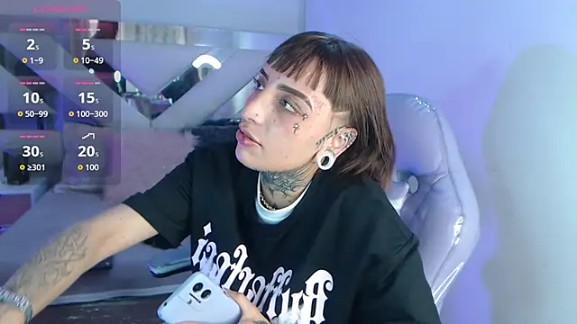 Gyal 8  online show from October 23, 2025, 8:51 pm