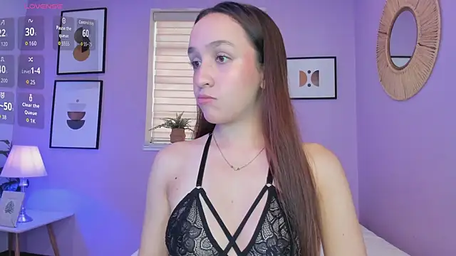 aliissonn online show from November 21, 2025, 1:43 pm