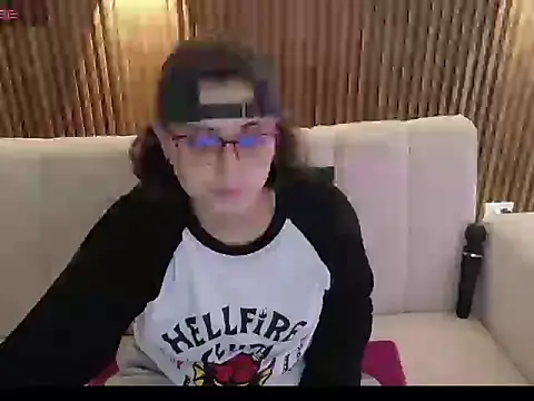 dirty feelena online show from May 11, 2026, 5:02 am