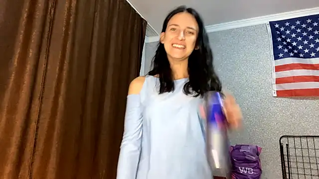 Snapshot of TifanyRawi chatting on October 1, 2025, 9:43 pm TifanyRawi online show from October 1, 2025, 9:43 pm