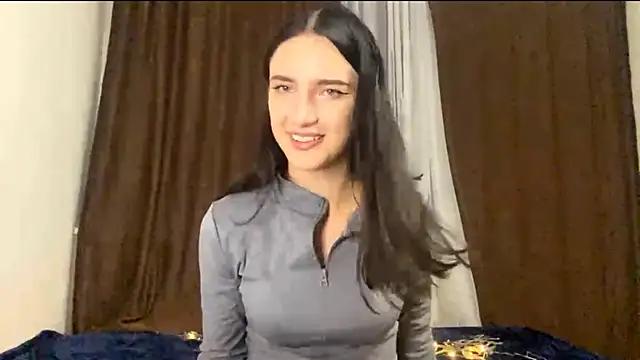 Snapshot of TifanyRawi chatting on October 7, 2025, 8:39 pm TifanyRawi online show from October 7, 2025, 8:39 pm