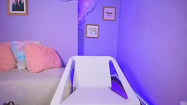 cat nasty online show from November 21, 2025, 10:08 pm