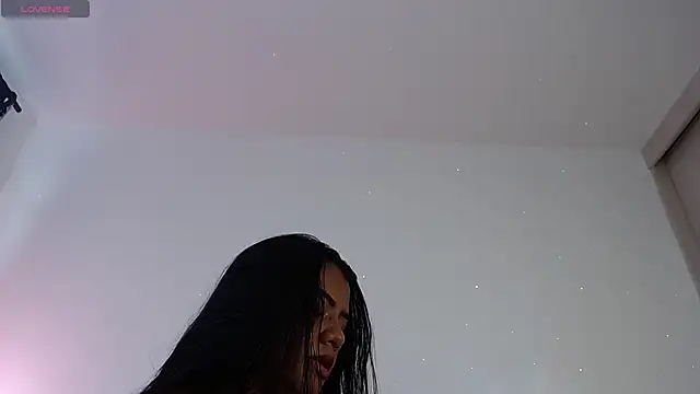 Camila Torresss online show from April 16, 2026, 7:47 pm