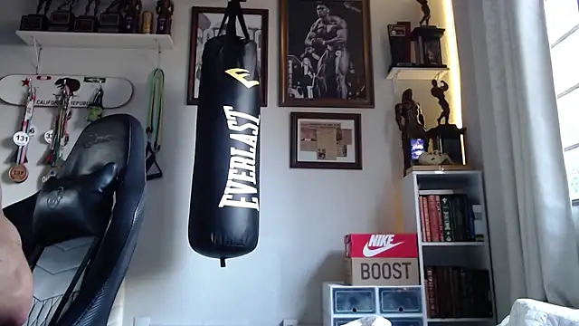 henryhadesflirt online show from November 9, 2025, 8:07 pm