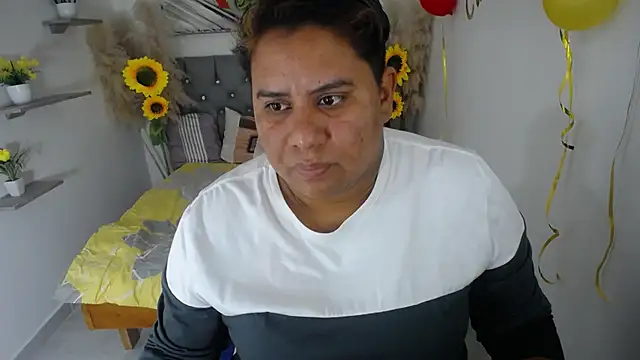 hotlesby valery online show from September 29, 2025, 12:32 pm