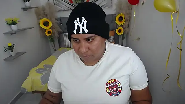 hotlesby valery online show from October 11, 2025, 7:01 pm