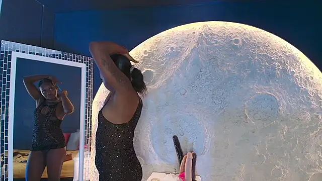 SaraGuzmann online show from February 6, 2026, 3:48 pm