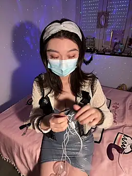 fioralba online show from October 12, 2025, 3:22 pm