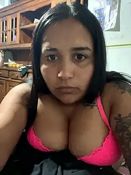 Snapshot of Ayee23-3 chatting on January 6, 2026, 3:32 am Ayee23-3 online show from January 6, 2026, 3:32 am