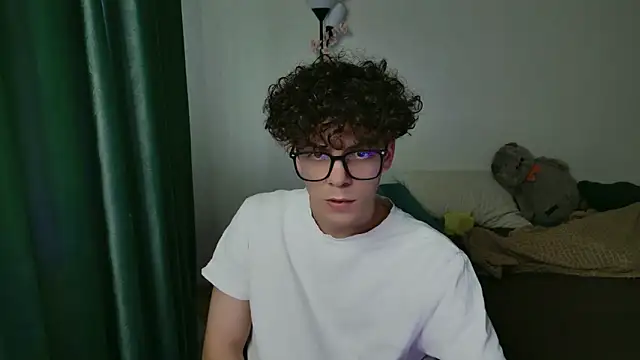 dreamgonetan online show from September 24, 2025, 3:04 pm