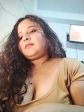 Carolceleste24 online show from May 8, 2026, 11:43 pm