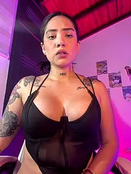 liahouses online show from September 28, 2025, 1:22 am