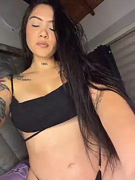 liahouses online show from January 11, 2026, 1:43 am