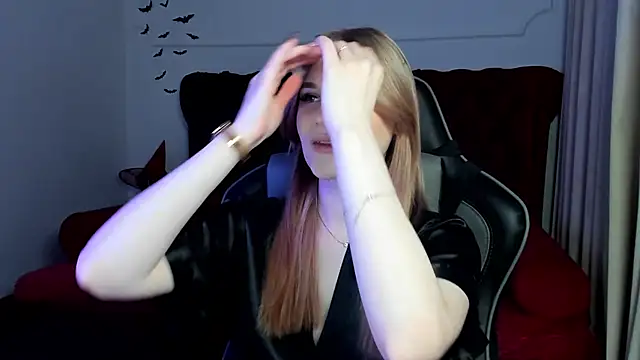 AriaWell online show from October 28, 2025, 5:37 pm