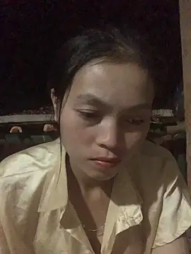 Snapshot of Halyy_xx chatting on October 13, 2025, 2:28 pm Halyy xx online show from October 13, 2025, 2:28 pm