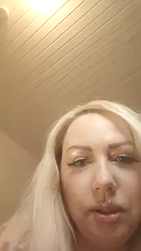 Snapshot of MarinaMargo chatting on November 14, 2025, 10:29 pm MarinaMargo online show from November 14, 2025, 10:29 pm