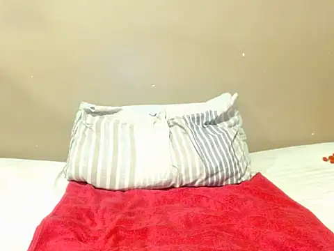 champaigncork online show from November 30, 2025, 8:24 pm