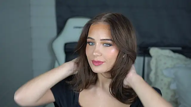 Snapshot of Peachxlush chatting on October 7, 2025, 8:28 pm Peachxlush online show from October 7, 2025, 8:28 pm