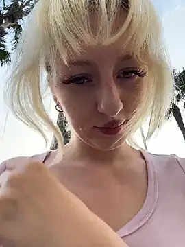 RonnieKiss online show from March 12, 2026, 10:54 am