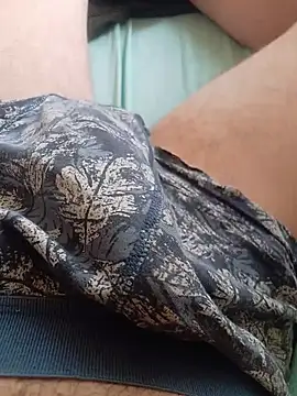 Snapshot of DarkOven chatting on December 22, 2025, 11:40 am DarkOven online show from December 22, 2025, 11:40 am