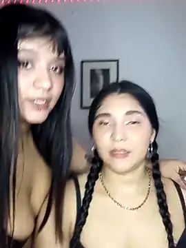 TwoForyouX online show from October 1, 2025, 4:07 am