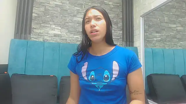 Lil Rose2006 online show from November 3, 2025, 9:43 am