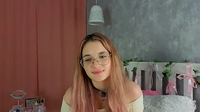 vivyboo111 online show from March 6, 2026, 8:16 pm