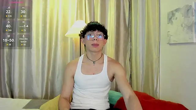 Snapshot of liam_twiink chatting on April 30, 2026, 7:31 pm liam twiink online show from April 30, 2026, 7:31 pm