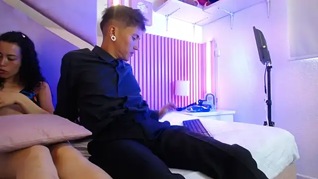 oblivionlove online show from September 23, 2025, 8:23 pm