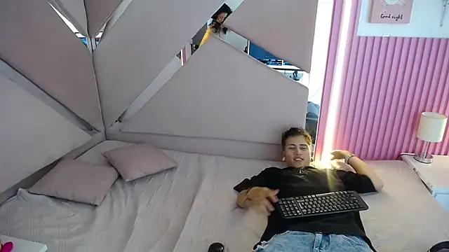 oblivionlove online show from March 14, 2026, 8:36 pm