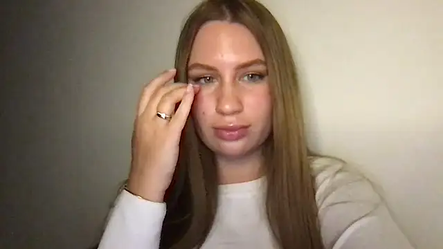 Snapshot of goodgirl2332 chatting on September 23, 2025, 8:56 pm goodgirl2332 online show from September 23, 2025, 8:56 pm