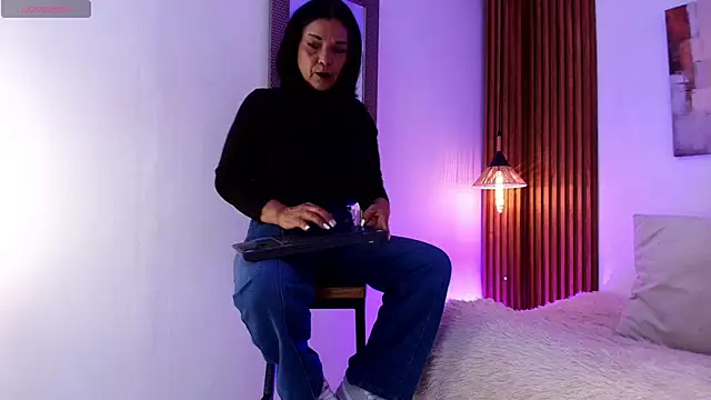 EvaGoddess  online show from June 7, 2026, 7:39 pm