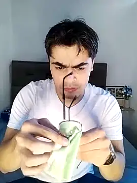 Mason grey online show from November 27, 2025, 6:10 pm