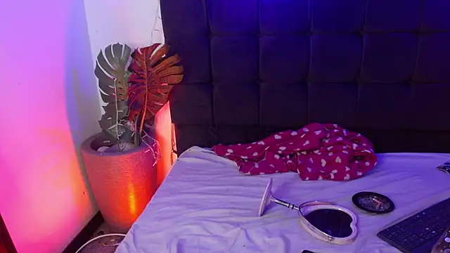 YessBoobs0 online show from November 8, 2025, 4:45 am