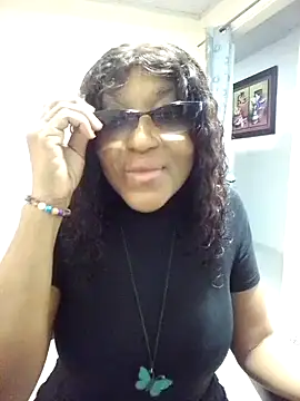 SONDRADAYAN online show from October 3, 2025, 1:13 am