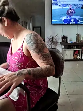 Barbie 13 online show from October 26, 2025, 6:25 pm