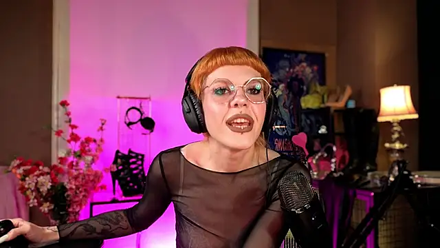 tacodeluxxxe online show from May 18, 2026, 12:29 am