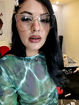 ValeNiitaLuv online show from January 15, 2026, 6:07 am