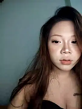 Snapshot of -Bianca- chatting on October 3, 2025, 2:58 pm -Bianca- online show from October 3, 2025, 2:58 pm