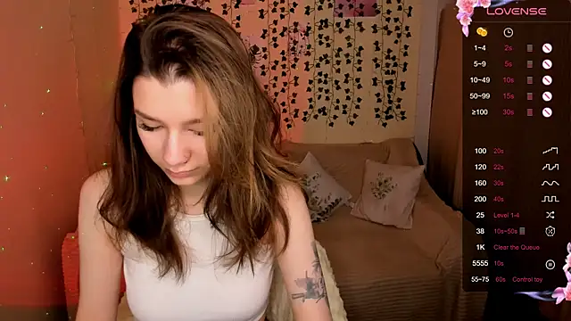 LinaBlossom  online show from November 16, 2025, 2:06 am